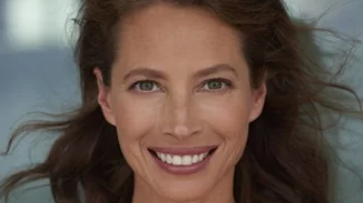 Η 55χρονη Christy Turlington με την 20χρονη κόρη της | Μαμά και κόρη σε ρόλους μοντέλων